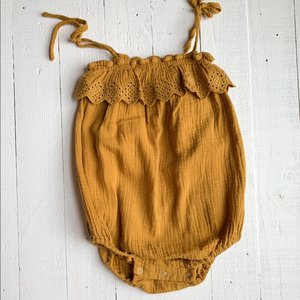 Rylee and cru ruffle romper 18-24 months